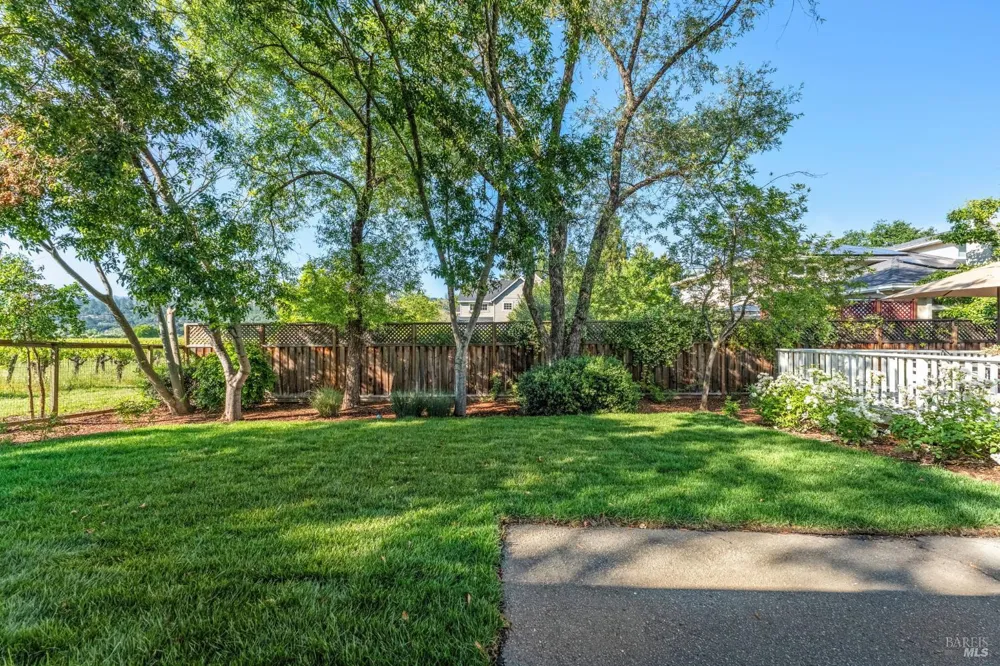 708 Hunt Avenue St. Helena, CA 94574