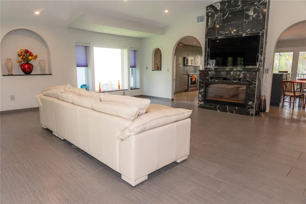 3210 BAYOU SOUND Longboat Key, FL 34228