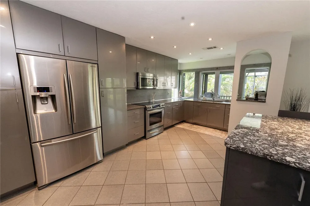 3210 BAYOU SOUND Longboat Key, FL 34228