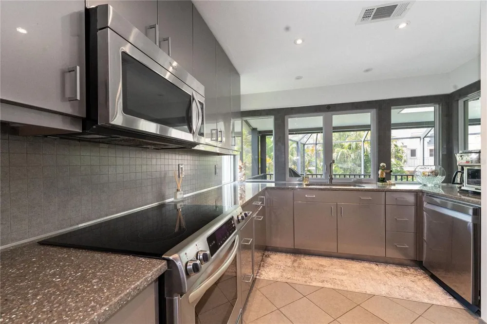 3210 BAYOU SOUND Longboat Key, FL 34228