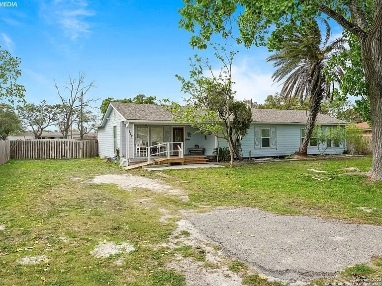 222 S 12th Street Aransas Pass, TX 78336