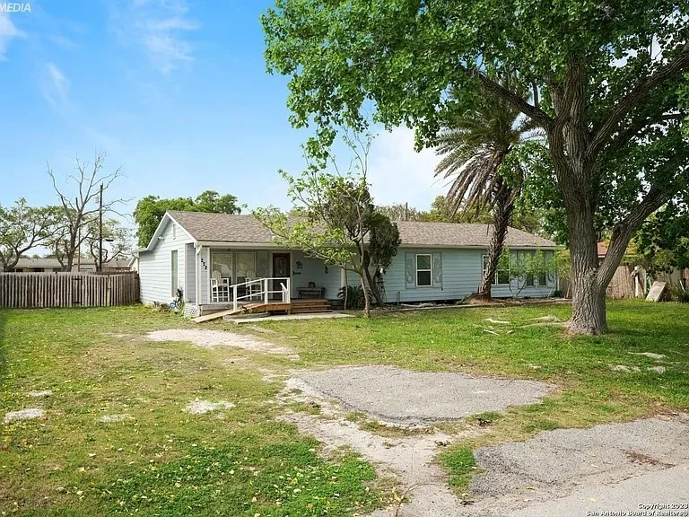 222 S 12th Street Aransas Pass, TX 78336