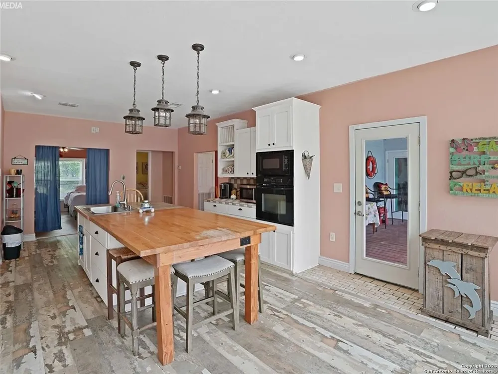 222 S 12th Street Aransas Pass, TX 78336