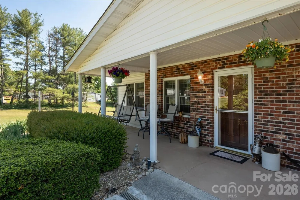 231 Allen Road East Flat Rock, NC 28726