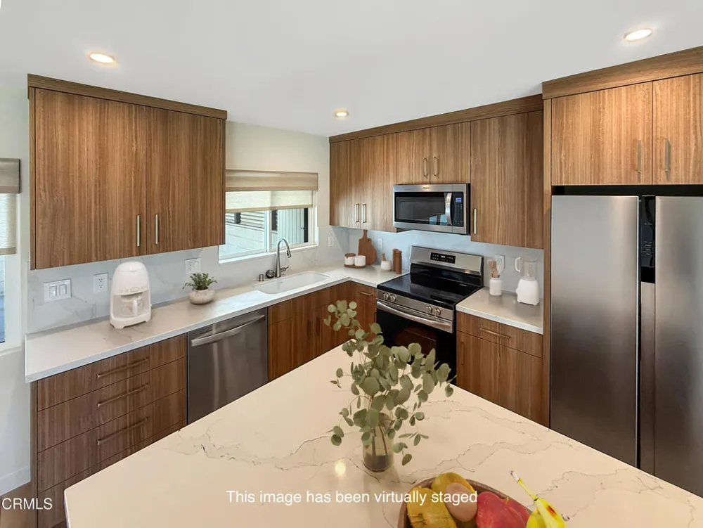 61 Redwood Avenue Ventura, CA 93003