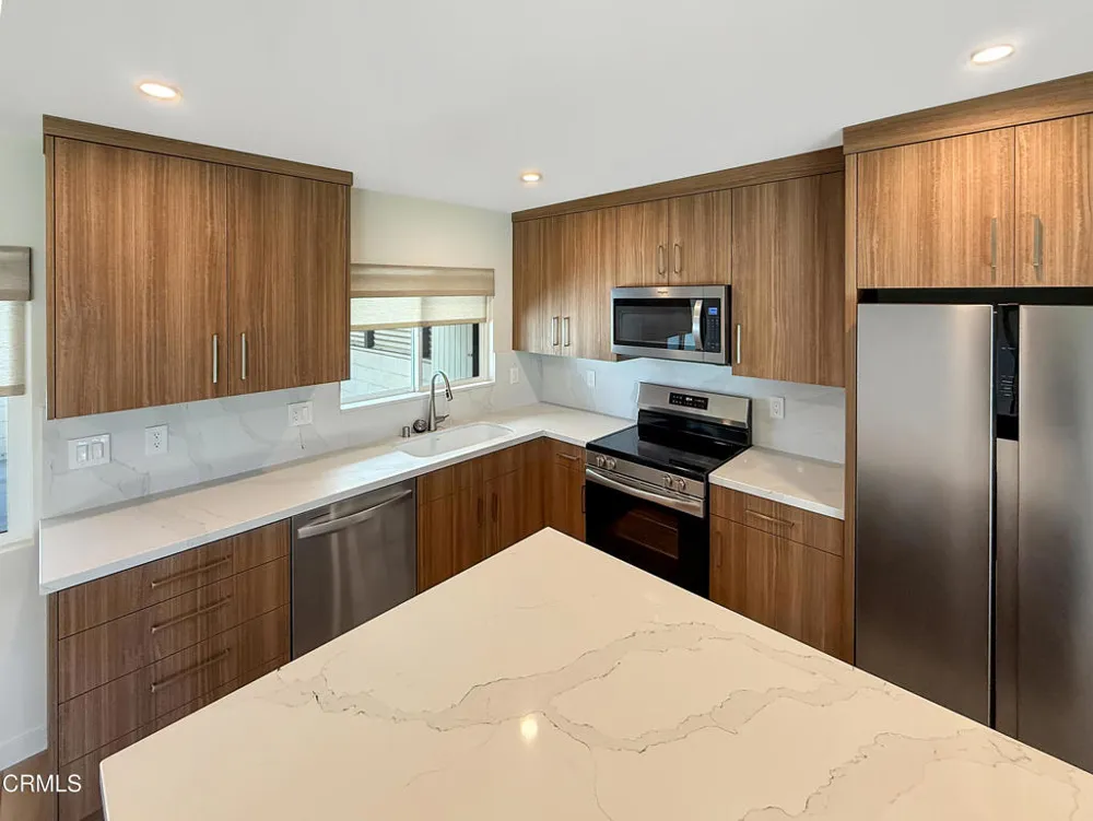 61 Redwood Avenue Ventura, CA 93003