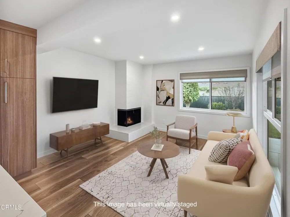 61 Redwood Avenue Ventura, CA 93003