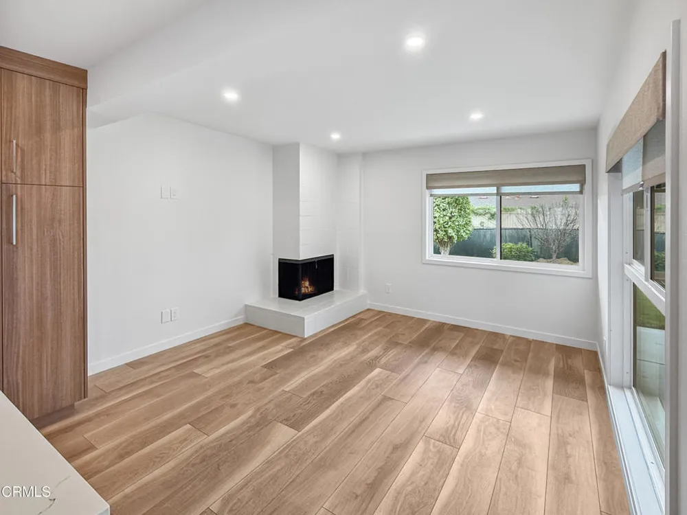 61 Redwood Avenue Ventura, CA 93003