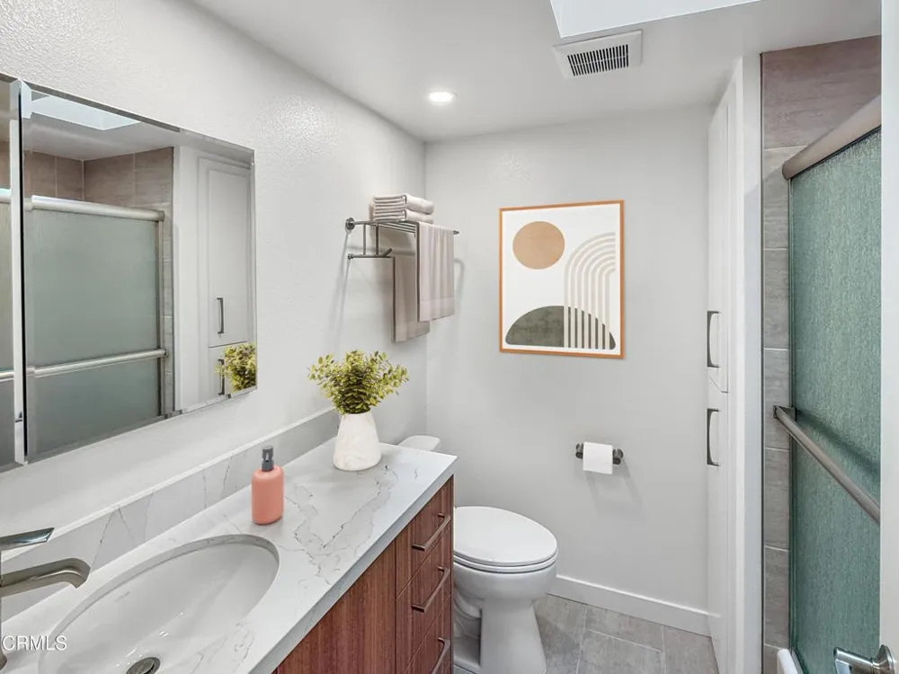 61 Redwood Avenue Ventura, CA 93003
