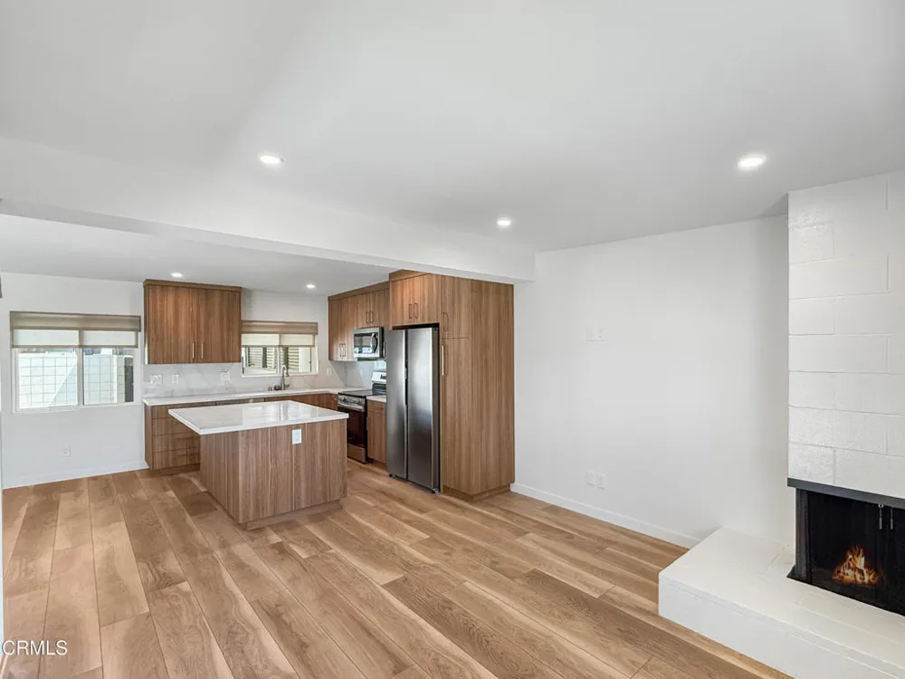 61 Redwood Avenue Ventura, CA 93003