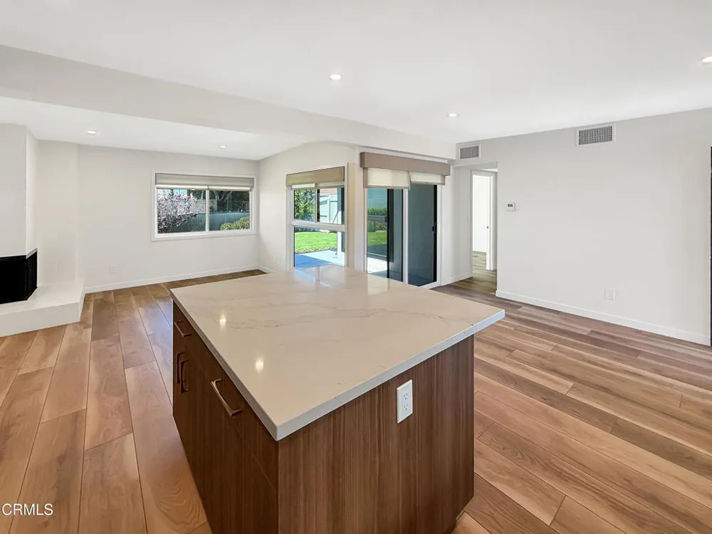 61 Redwood Avenue Ventura, CA 93003