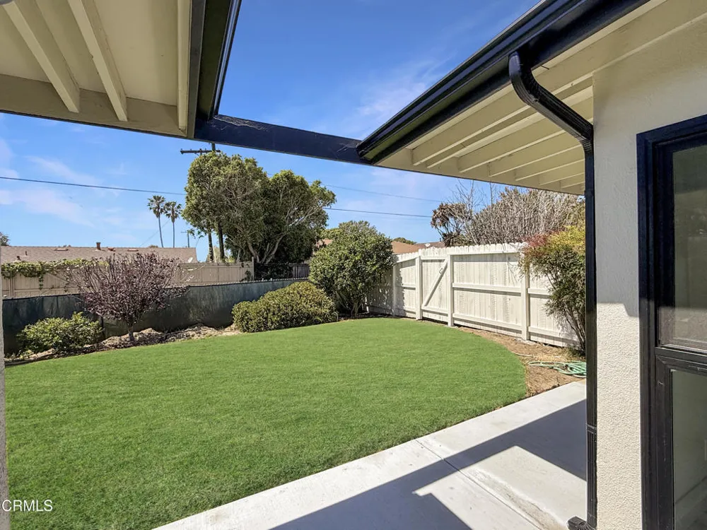 61 Redwood Avenue Ventura, CA 93003