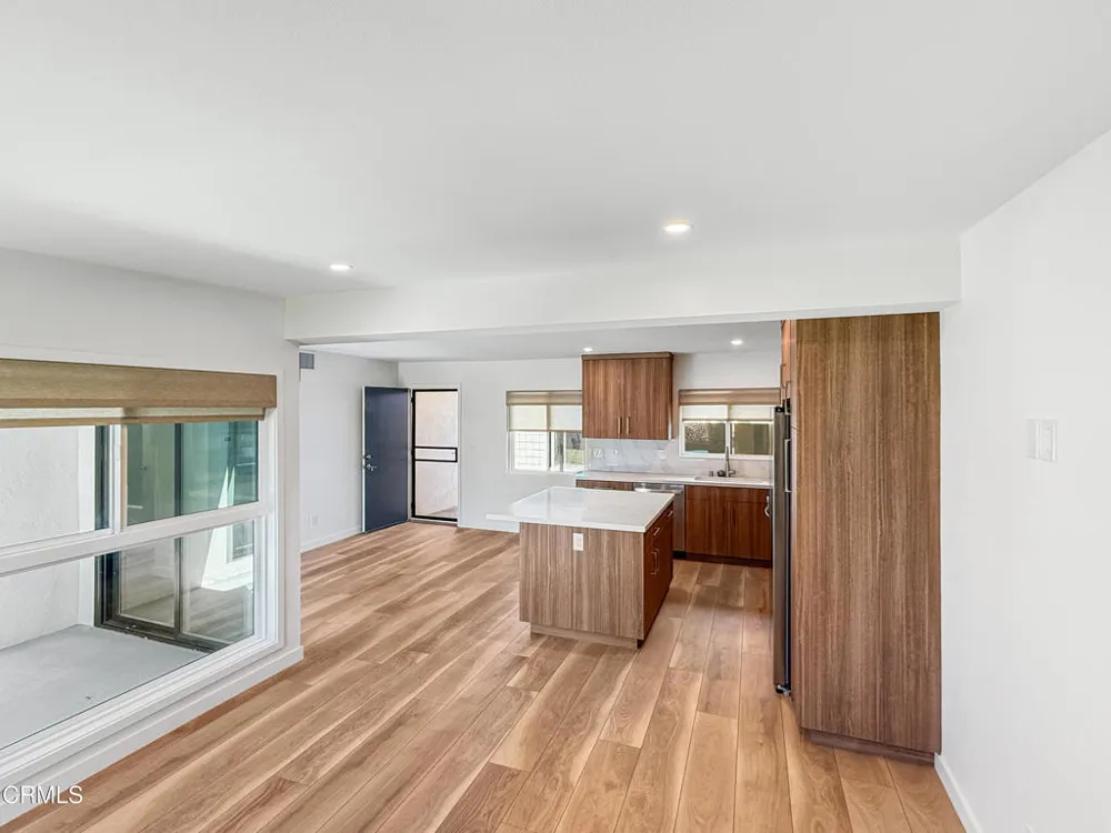 61 Redwood Avenue Ventura, CA 93003
