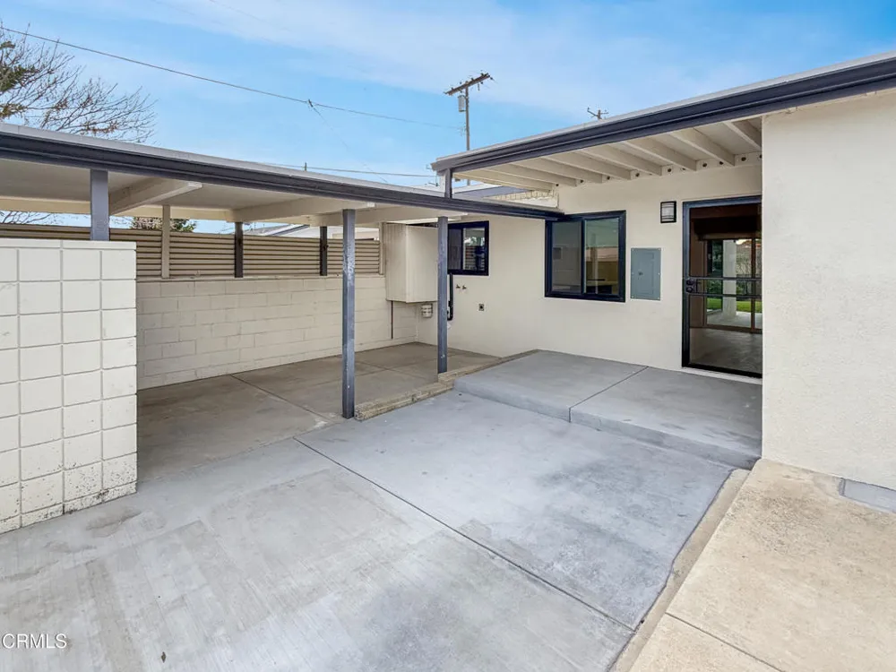 61 Redwood Avenue Ventura, CA 93003
