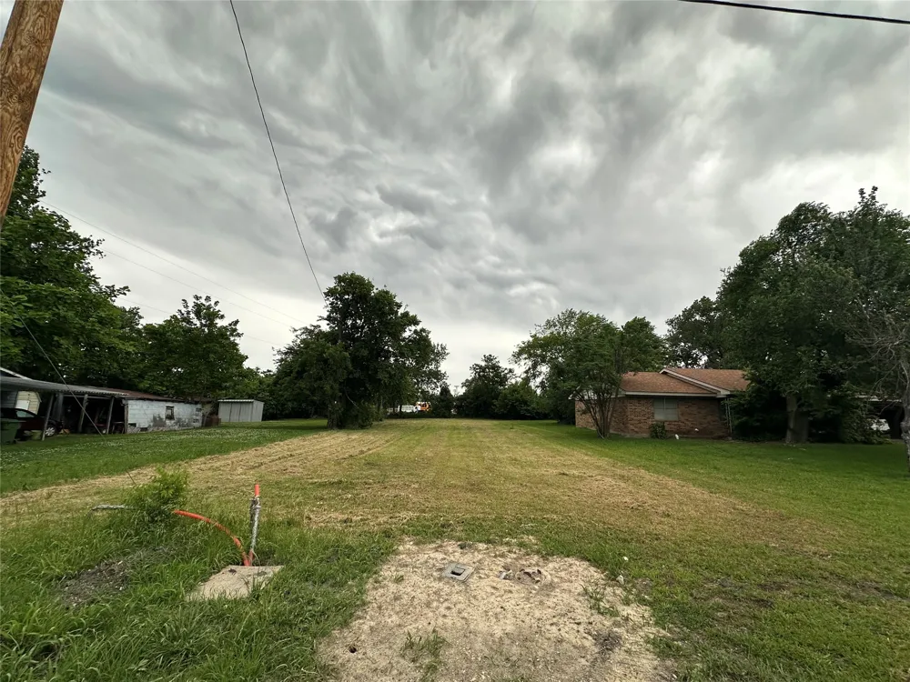 316 E Davis Street Howe, TX 75459