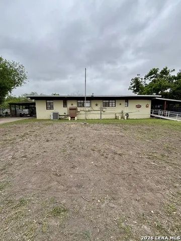 86 Chandler Ave Brackettville, TX 78832