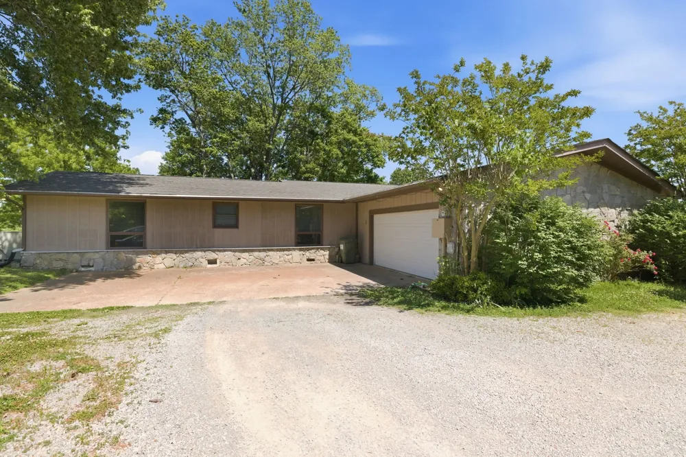 1020 Bunker Hill Dr Arrington, TN 37014