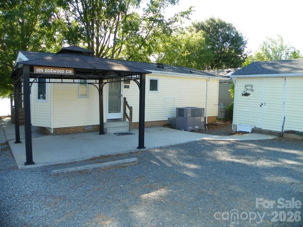 105 Dogwood Circle New London, NC 28127