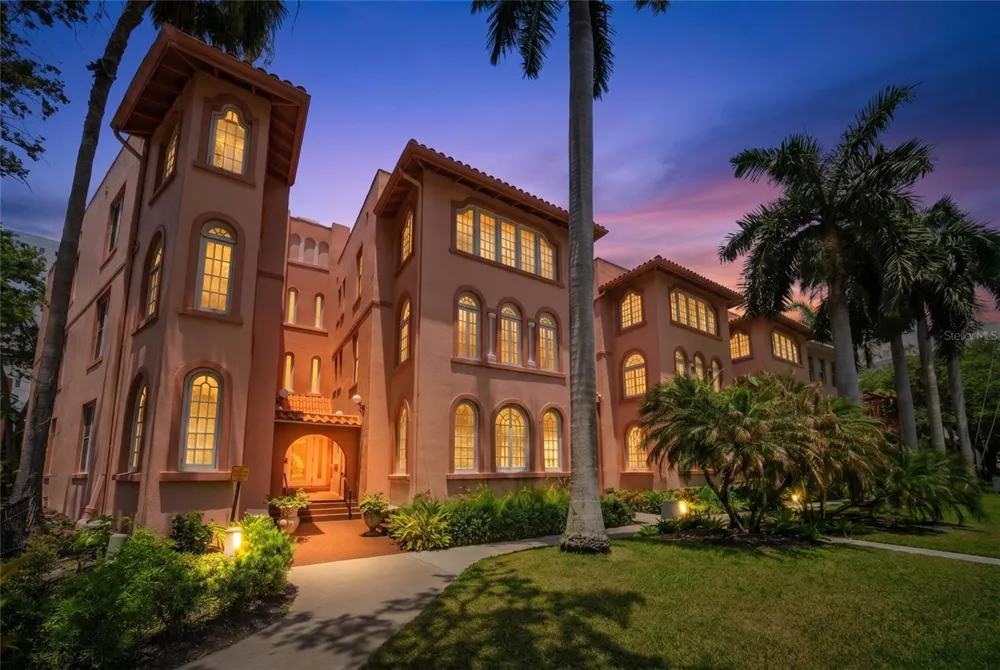 1221 PALM AVENUE #202