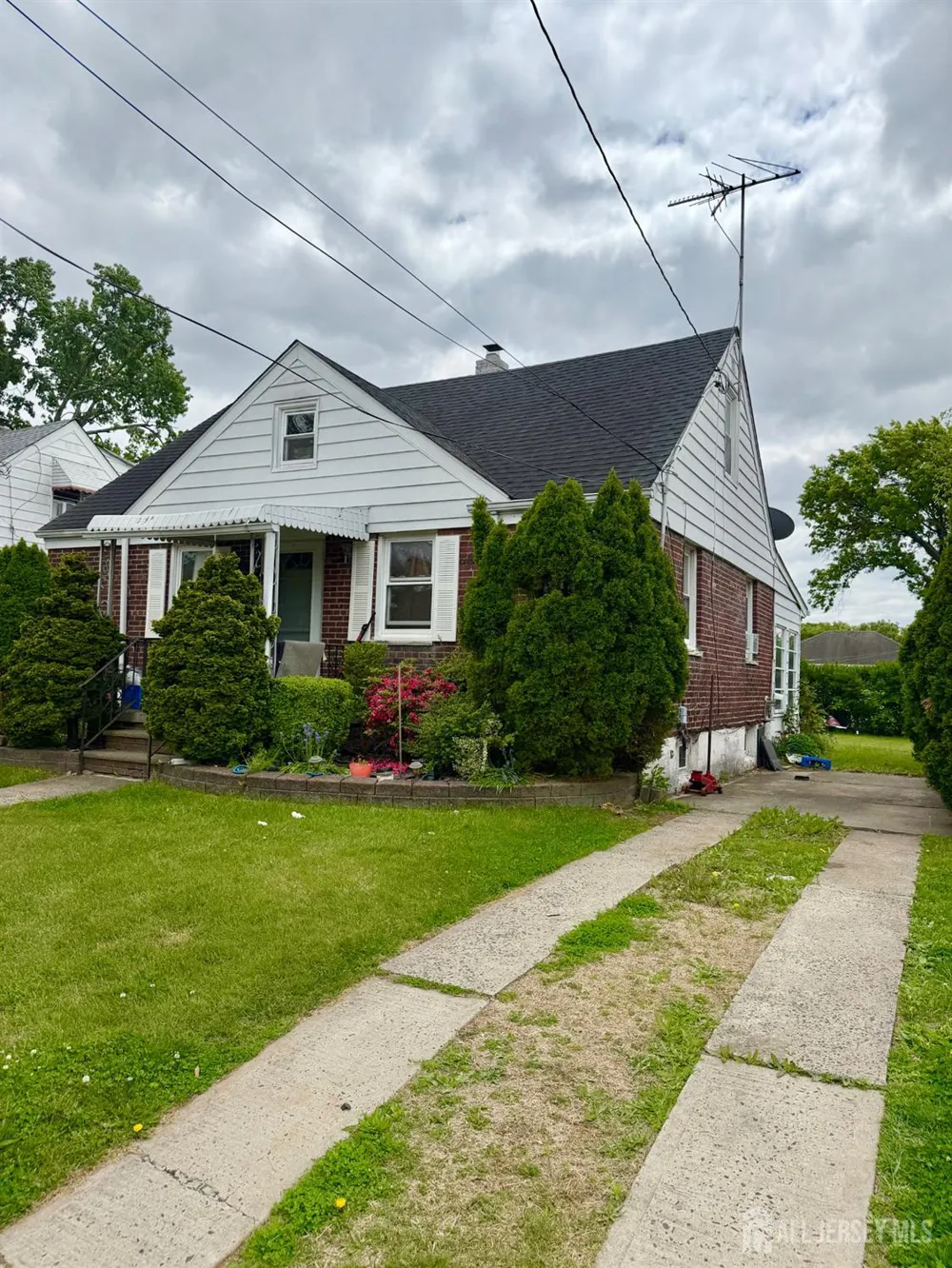 85 Hermann Avenue Carteret, NJ 07008