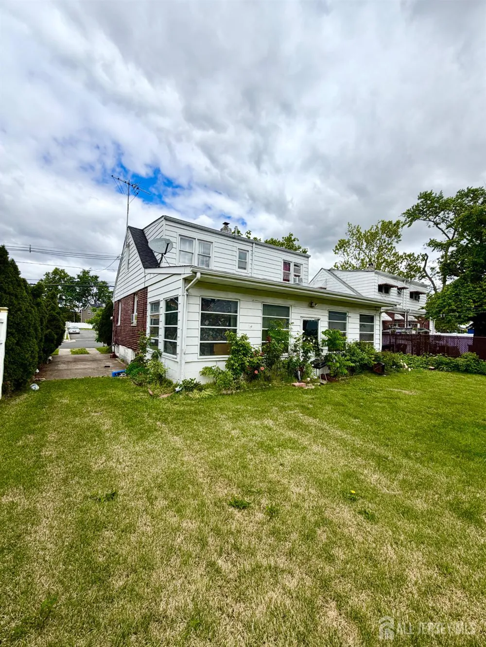 85 Hermann Avenue Carteret, NJ 07008