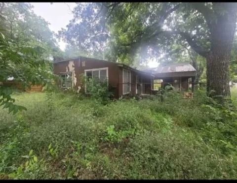 110 E Ross Street Rising Star, TX 76471