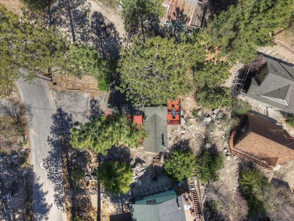 39187 Arapahoe Road Fawnskin, CA 92333