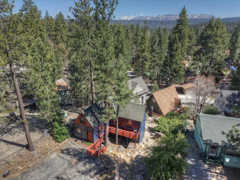 39187 Arapahoe Road Fawnskin, CA 92333