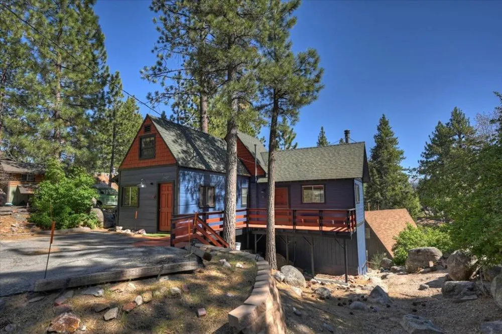 39187 Arapahoe Road Fawnskin, CA 92333
