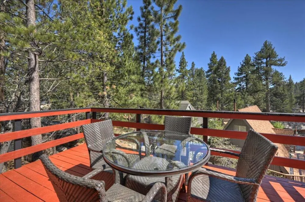 39187 Arapahoe Road Fawnskin, CA 92333