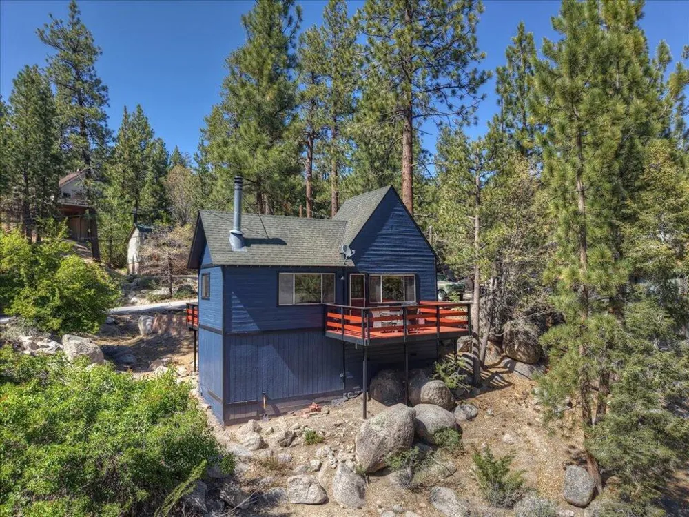 39187 Arapahoe Road Fawnskin, CA 92333