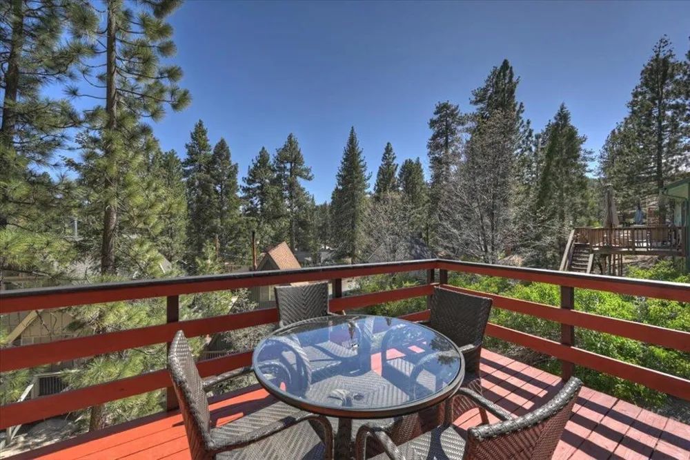 39187 Arapahoe Road Fawnskin, CA 92333