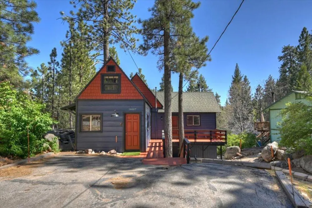 39187 Arapahoe Road Fawnskin, CA 92333