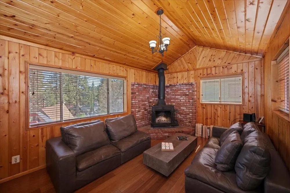 39187 Arapahoe Road Fawnskin, CA 92333
