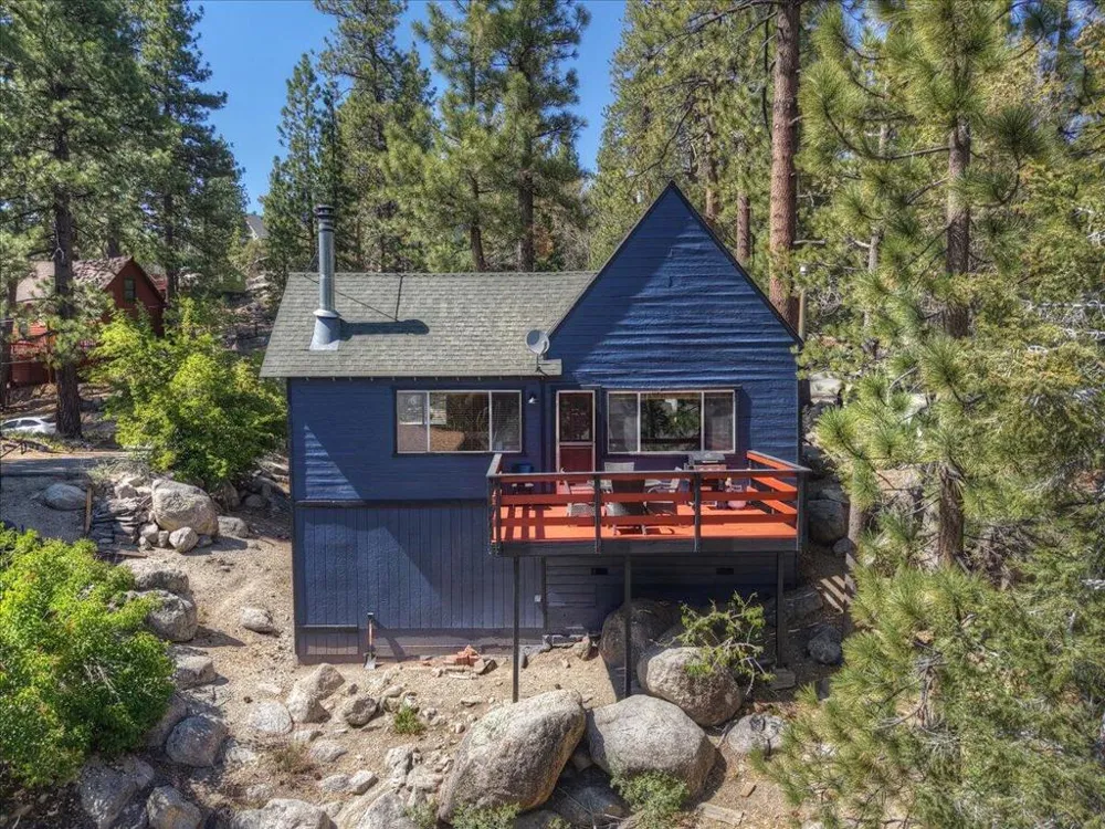 39187 Arapahoe Road Fawnskin, CA 92333