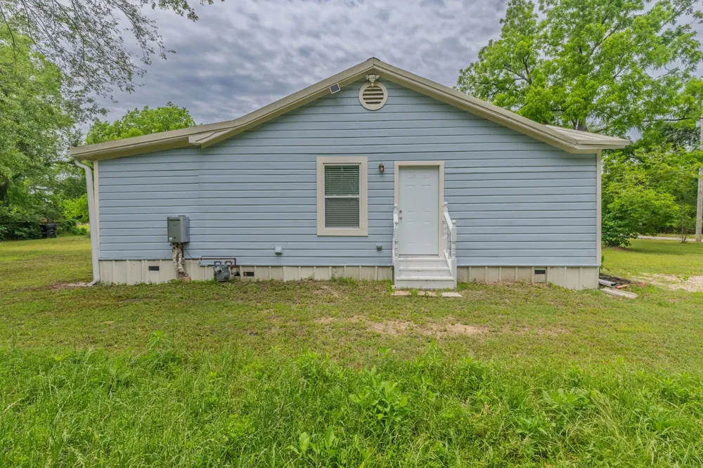 208 Lee Ivie Lane Emory, TX 75440
