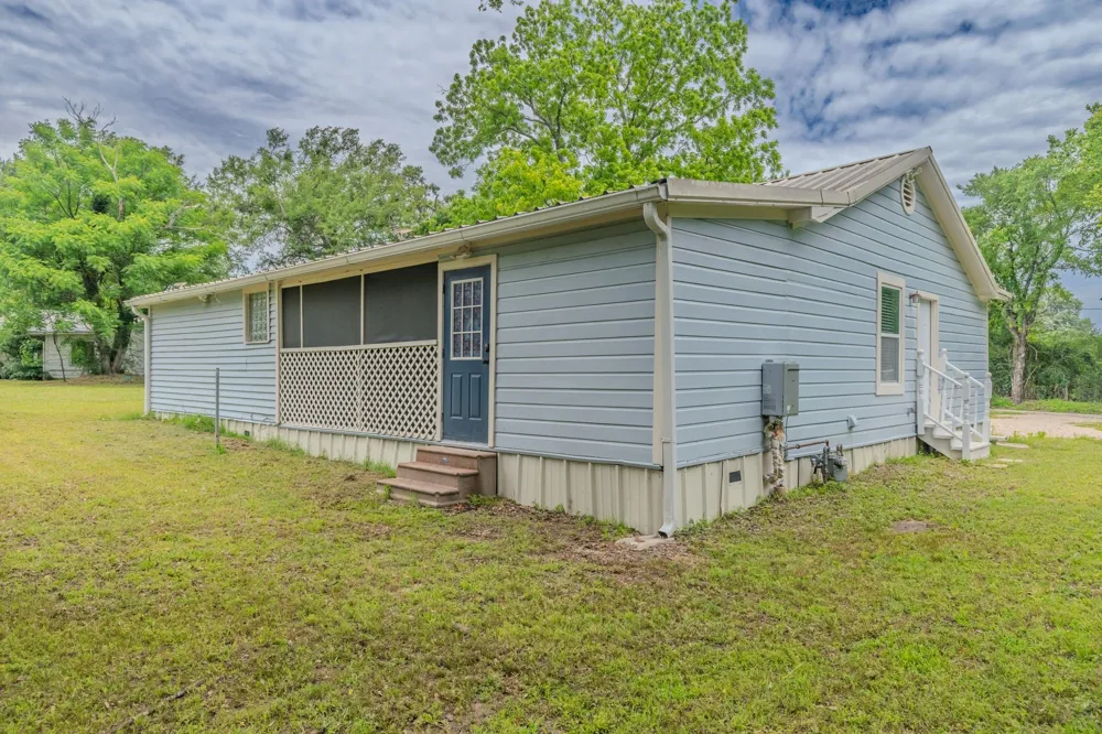 208 Lee Ivie Lane Emory, TX 75440