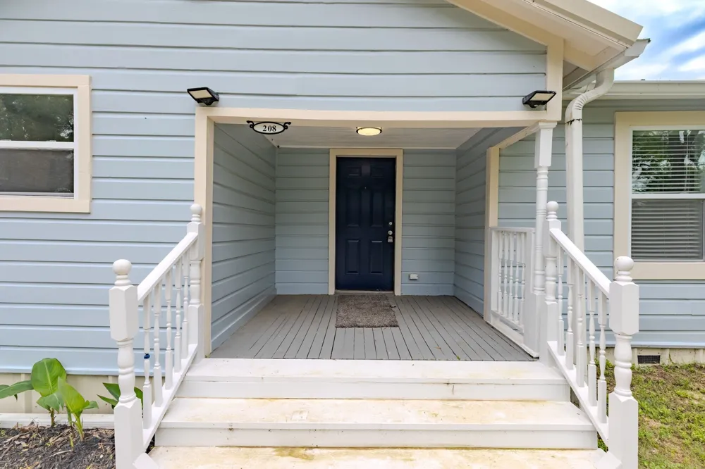 208 Lee Ivie Lane Emory, TX 75440