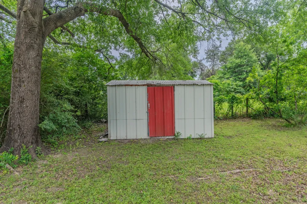 208 Lee Ivie Lane Emory, TX 75440