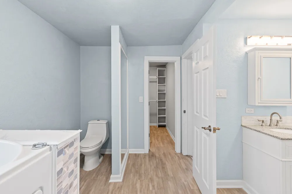 208 Lee Ivie Lane Emory, TX 75440