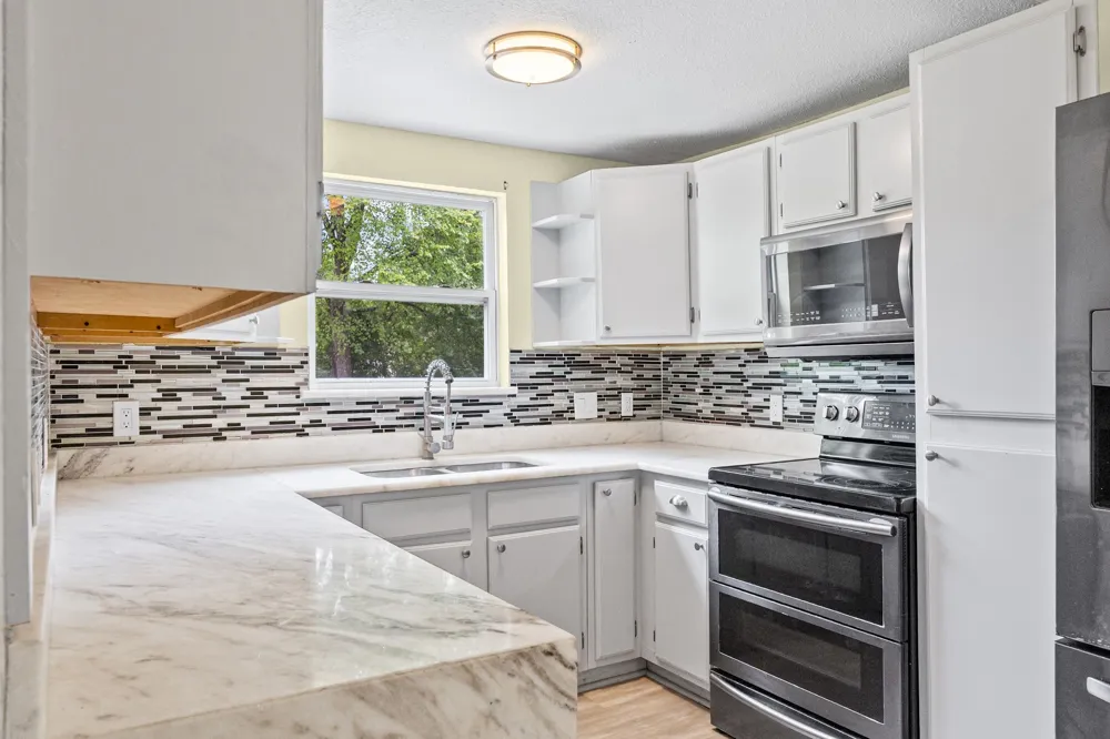 208 Lee Ivie Lane Emory, TX 75440