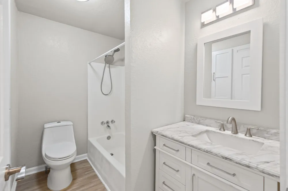 208 Lee Ivie Lane Emory, TX 75440