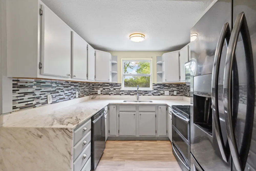 208 Lee Ivie Lane Emory, TX 75440