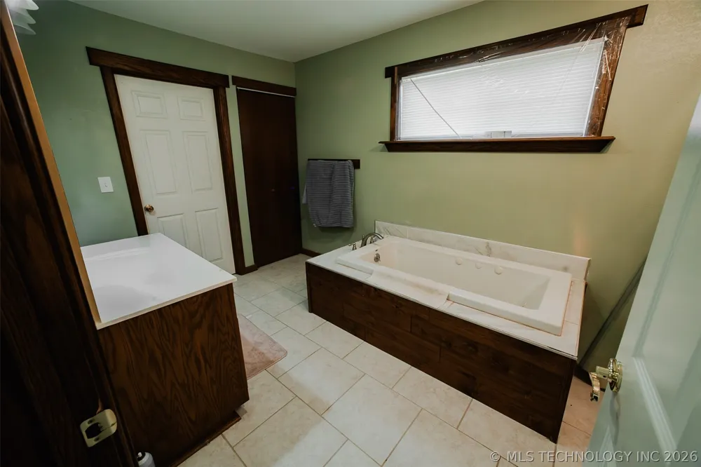 11915 S 24th Street W Oktaha, OK 74450