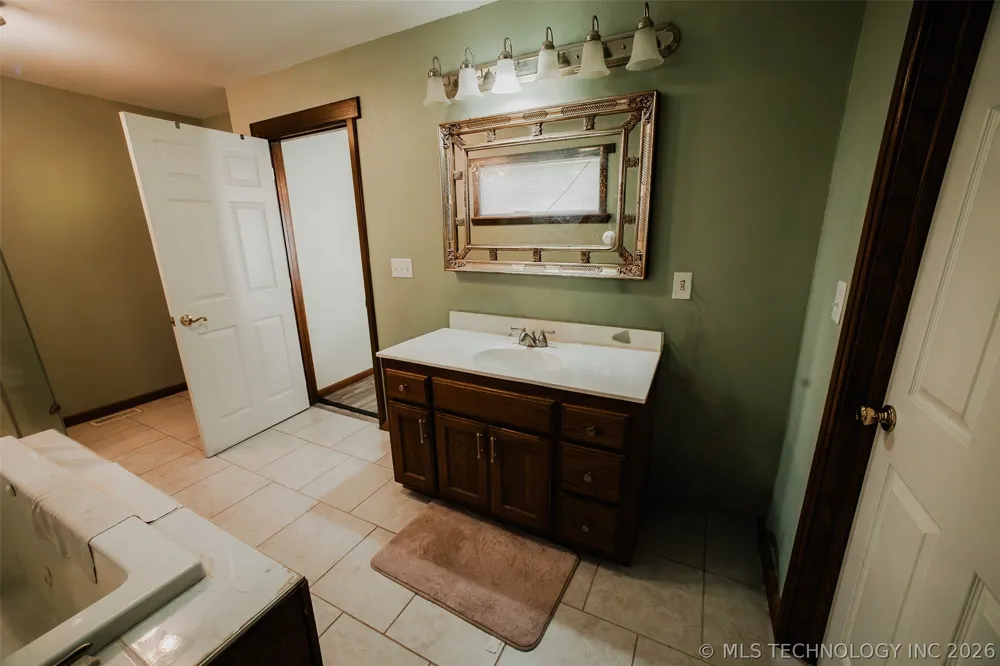 11915 S 24th Street W Oktaha, OK 74450