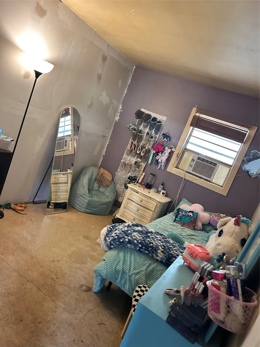 1305 Oak Megargel, TX 76370