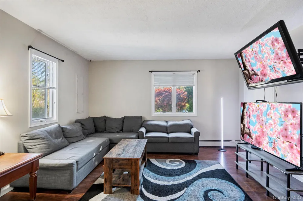 24 Biltmore Avenue Extension Oakdale, NY 11769