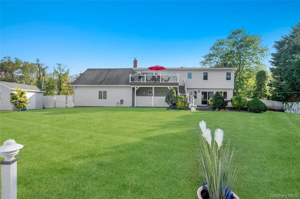 24 Biltmore Avenue Extension Oakdale, NY 11769