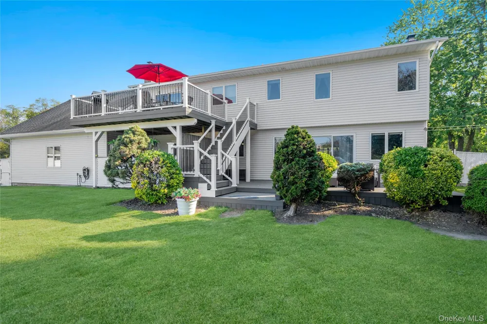 24 Biltmore Avenue Extension Oakdale, NY 11769