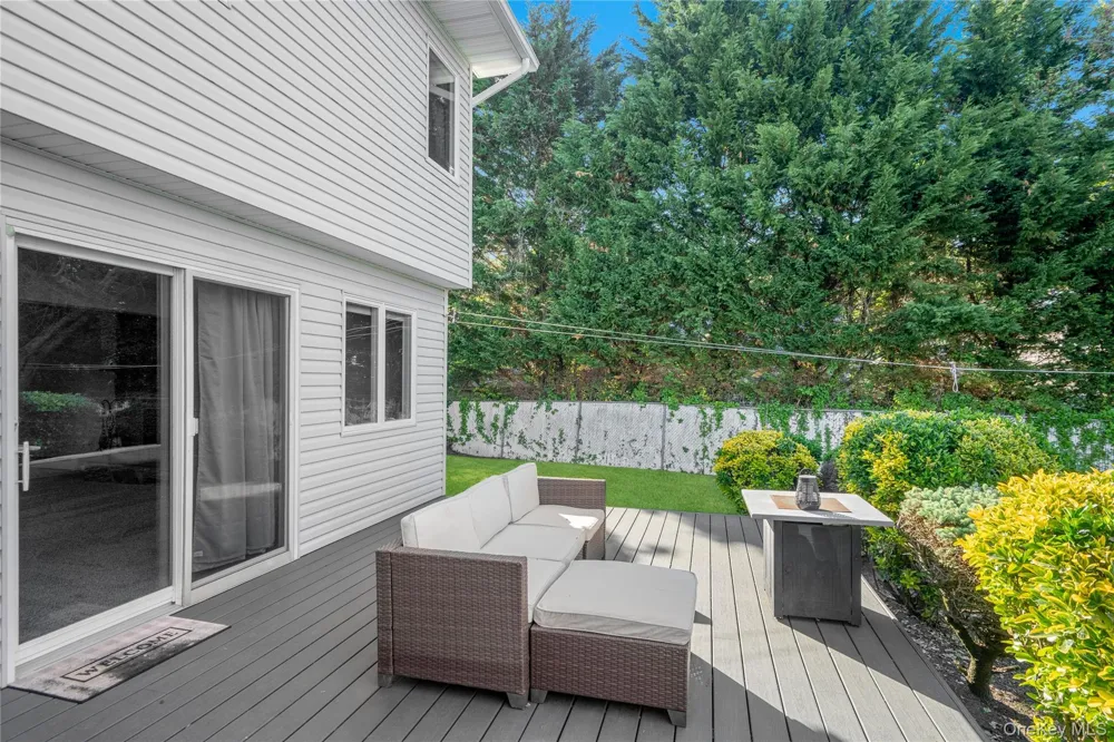 24 Biltmore Avenue Extension Oakdale, NY 11769